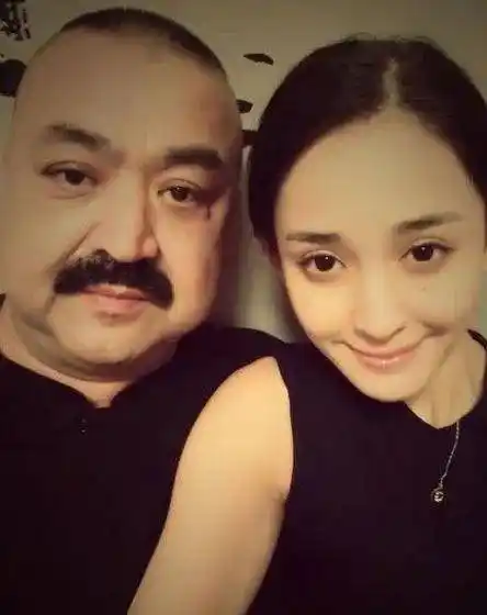 原创新疆维纳斯古力娜扎的成名路及她身后的4个男人