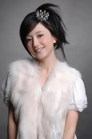 16岁拍戏救患癌父亲,39岁点痣后黄轩唯一官宣女友如今难认