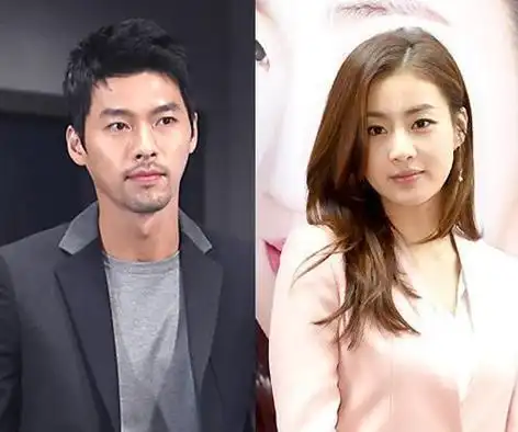 其中,他与宋慧乔的恋情持续了两年,与姜素拉则维系了一年.