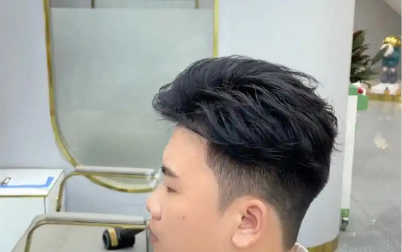 男生留侧背头有多帅