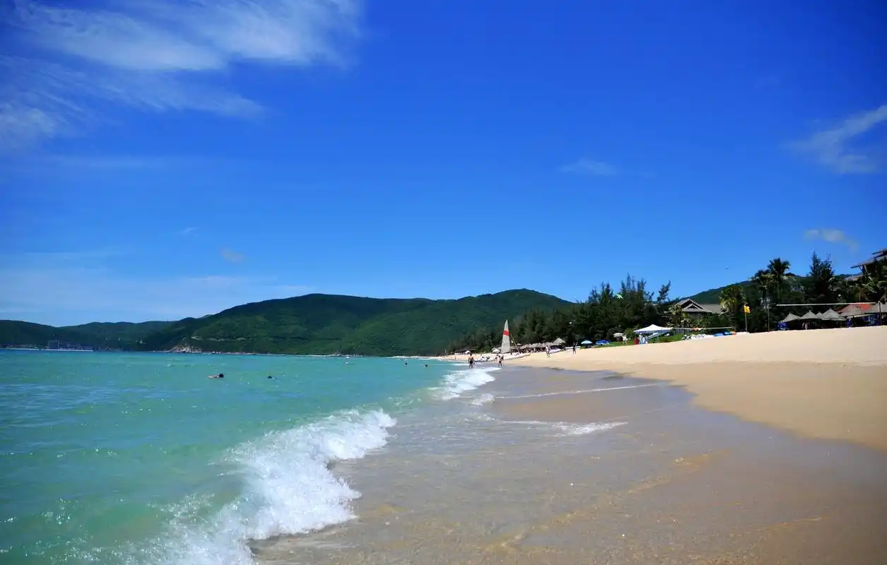 海南三亚著名海滩风景区之一 亚龙湾