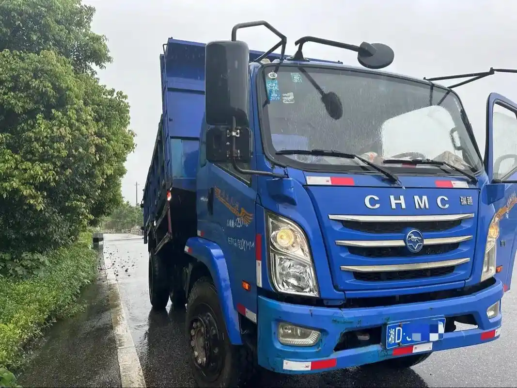 翻斗自卸车 湘d衡阳户南俊车, 17年 5 月,年审保险同步到明年