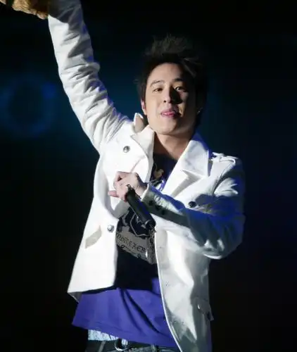 she在沈阳举行演唱会,周杰伦,潘玮柏,tank前来助阵,she三位美少女成员