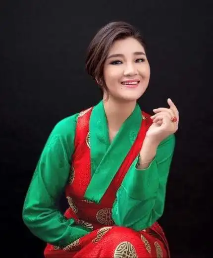 降央卓玛是男是女,降央卓玛多少岁,本文共(2372字)