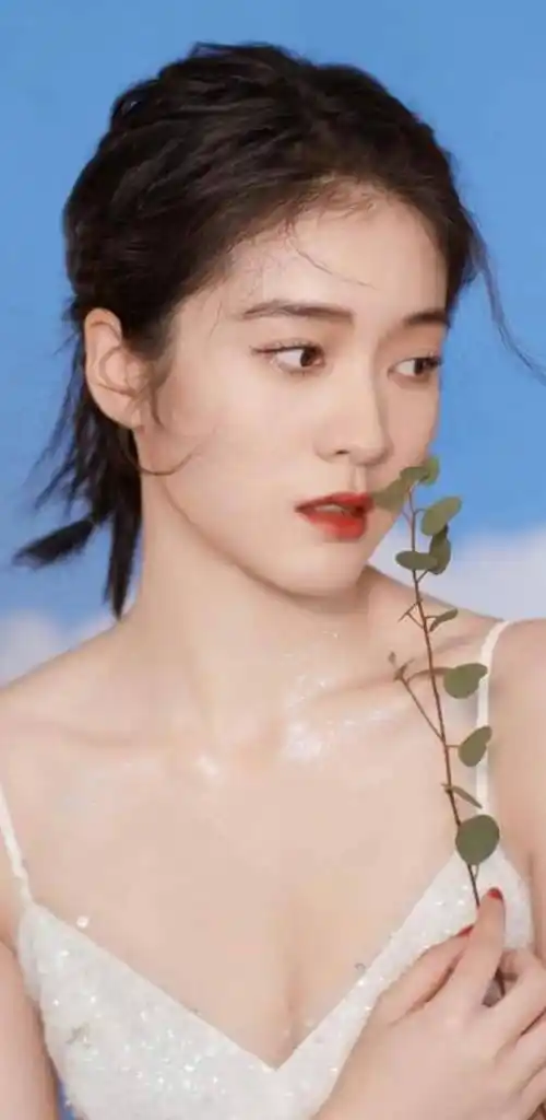 35张美图:25岁张雪迎,写真大片撩人不靠尺度靠气质_赵今麦_角色_年龄