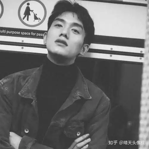 复古港风男生头像听闻远方有你动身跋涉千里