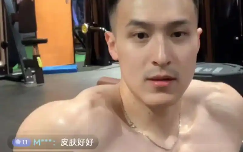 重庆肌肉吴彦祖绝了!