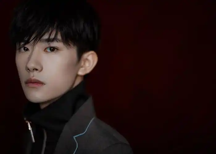 易烊千玺 #tfboys 爱奇艺尖叫之夜 年度男歌手 高清