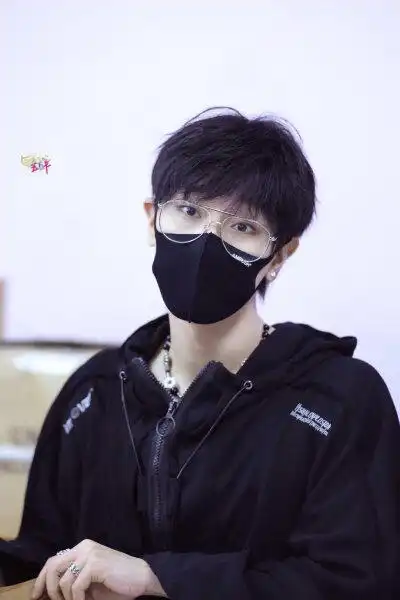 景向谁依表情包