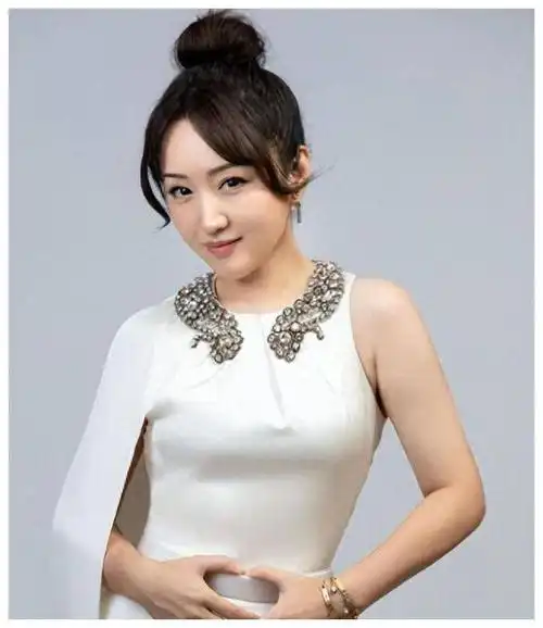 骗了我们52年原来她就是杨钰莹的妈妈!怪不得闺女能火的大红大紫