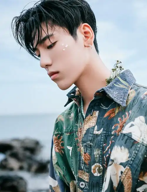 王子异( 0711ω11)17(._.`)