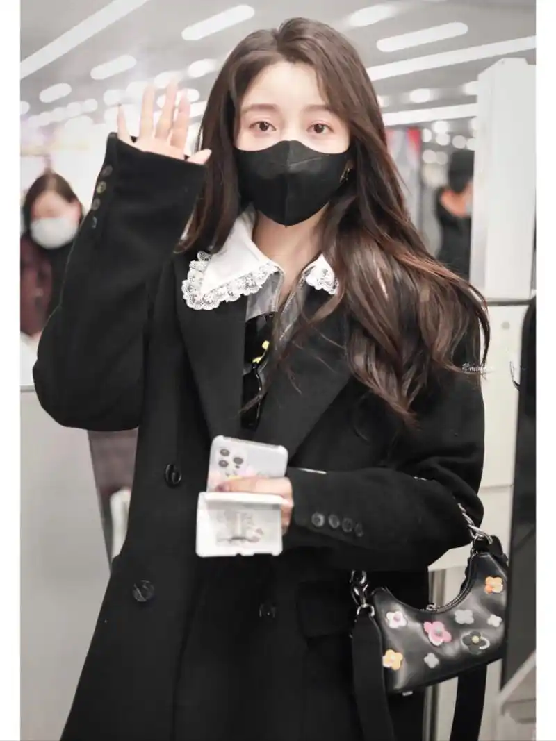 姜贞羽私服,百元平价可复制的一身穿搭 姜贞羽机场私服穿搭科普 黑色