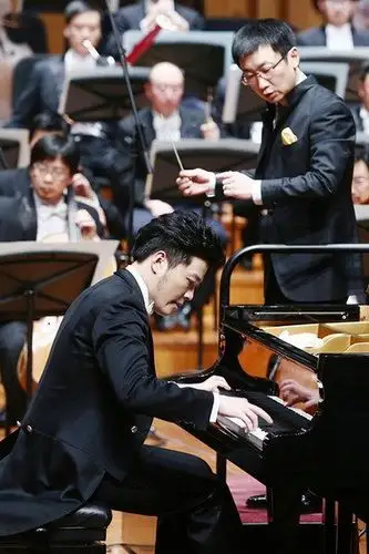 薛汀哲与李心草,国交