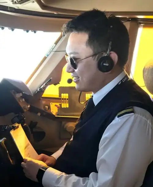 国航飞行总队全能飞行员的日常:客机货机联动飞!_四大队