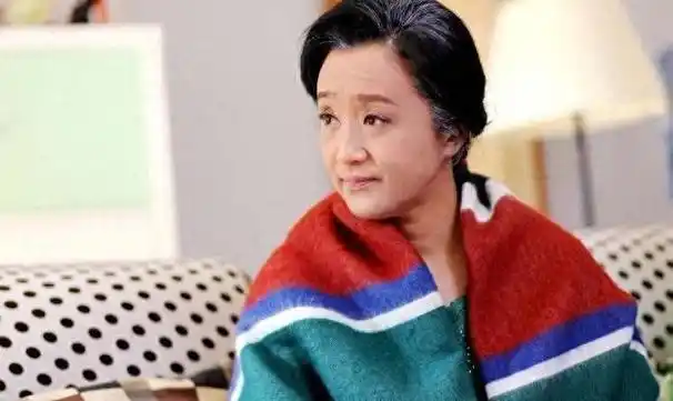 杨昆:年轻时选丁克潇洒,61岁无儿女每月靠2500生活,今后悔吗?