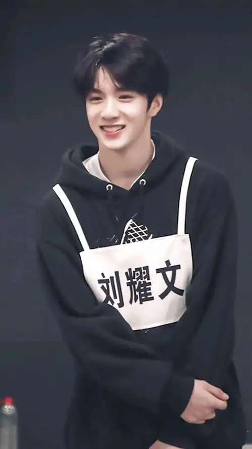 热血狼崽刘耀文