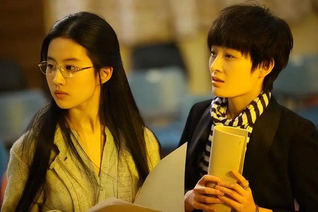 从亲密无间到形同陌路,曾轶可和刘亦菲怎么了