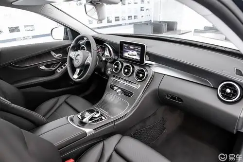 【奔驰c级2018款c 180 l 时尚版 运动轿车内饰全景副驾驶员方向汽车
