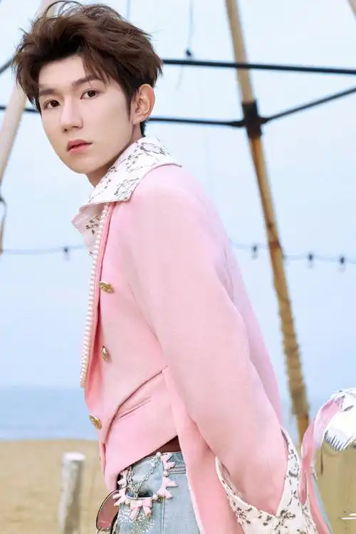 王源跨年晚会音准