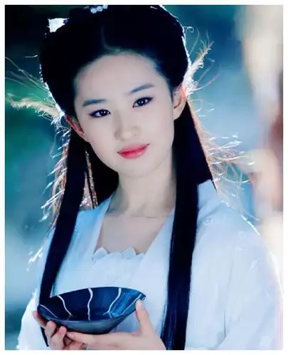 杨紫赵丽颖梁洁刘亦菲杨幂关晓彤热巴女星穿古装谁仙气飘飘