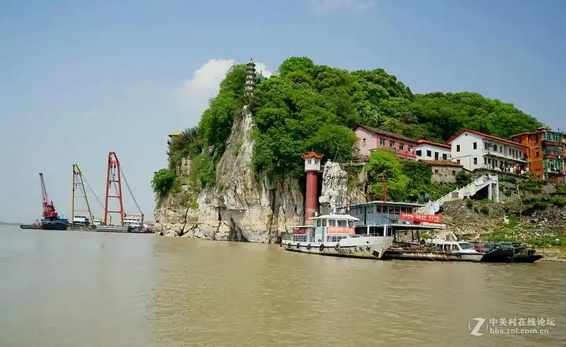 石钟山的山与水