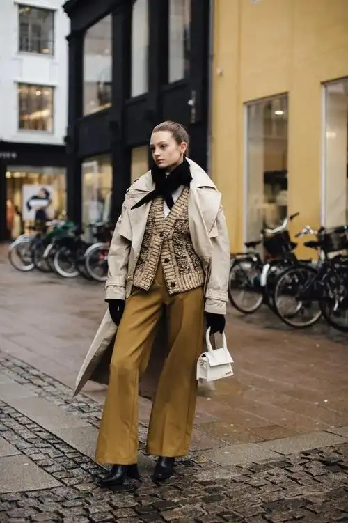 春天来了,你需要一件气场全开的风衣|内搭|穿搭|卡其色|长款羽绒服