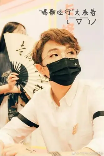 源声卡修rui心态崩了也坚持录歌为表妹们的爱战斗