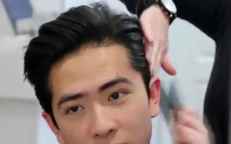 型男的专属选择男生二八侧分背头超帅气