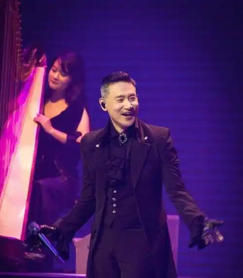 张学友被誉为"永远的歌王".