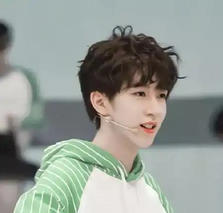 贺峻霖满分微笑