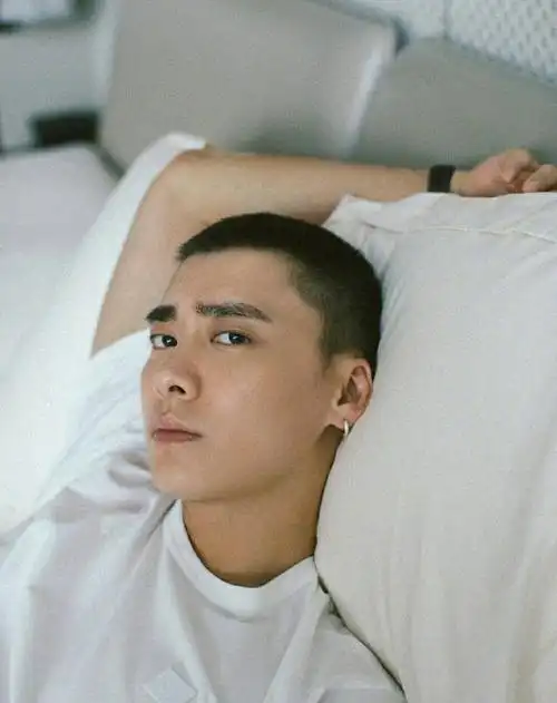 各类发型的李易峰,寸头奶卷,露刘海男友范十足