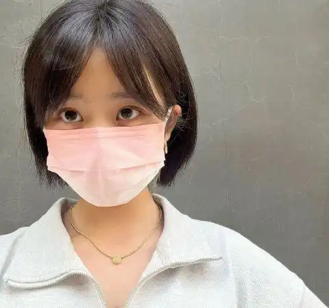 黄磊16岁女儿多多晒时尚美照 大眼伶俐毫无死角