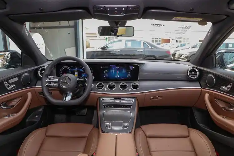 奔驰e级内饰-后排-发动机-易车