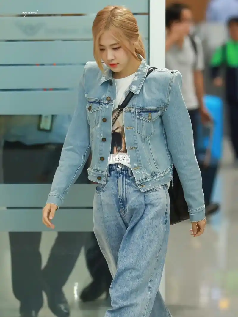 rosé昨日机场私服穿搭科普