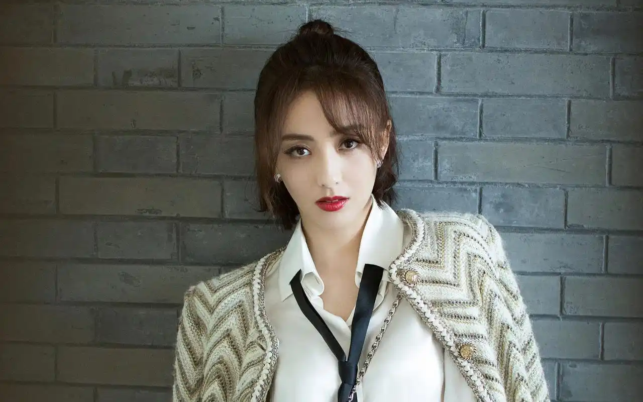 佟丽娅性感写真高清桌面壁纸