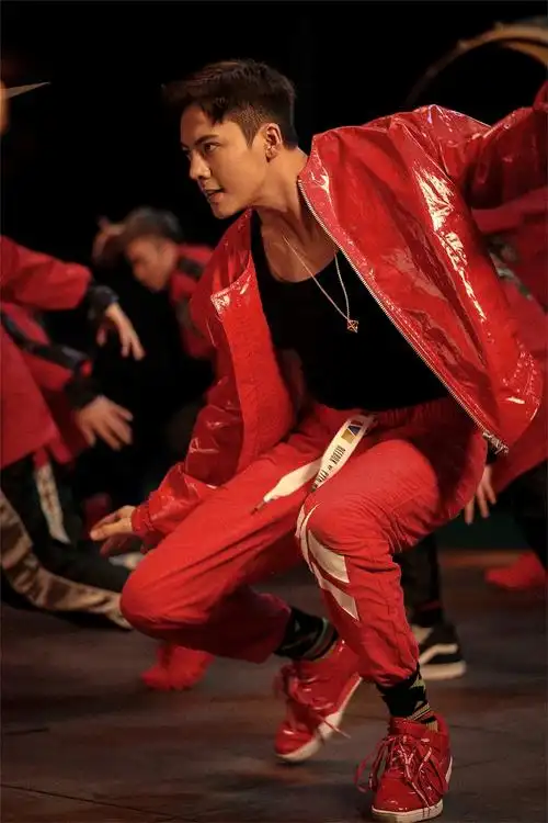 此刻决胜负!陈伟霆《一笔江湖》mv热血来袭