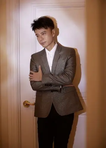 李克勤跨年演唱会演绎《护花使者》 夺得江苏卫视收视率最高节目