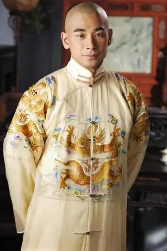 赵文卓饰康熙剧照