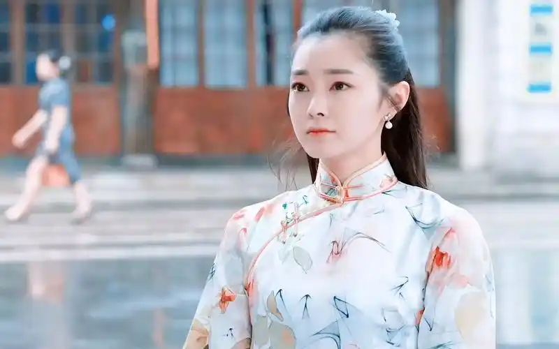 民国女神宋轶超甜梨花笑