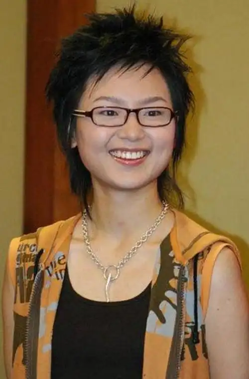 周笔畅在超级女声中出道,得到第二名的好成绩,她的歌声相信大家都听过