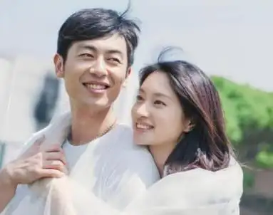 恭喜黄轩朱亚文喜得一"儿子",第一次听说内娱组建新家庭的