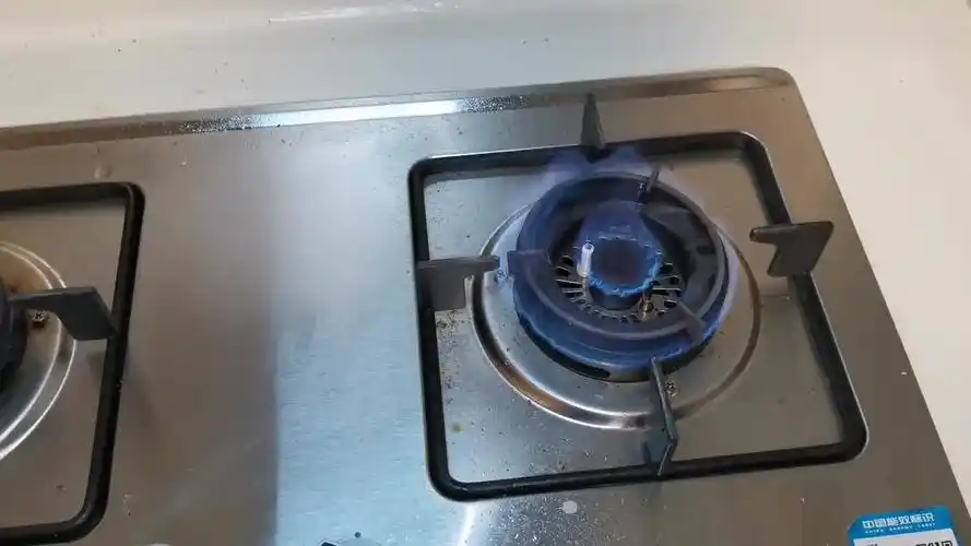 燃气灶打不着火?其实原因特别简单,只要看这里2点就知道问题