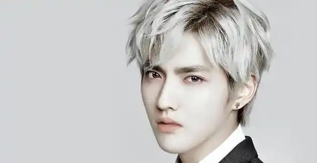 吴亦凡遭网友爆在狱中状态坚持写歌有专人照顾其生活起居