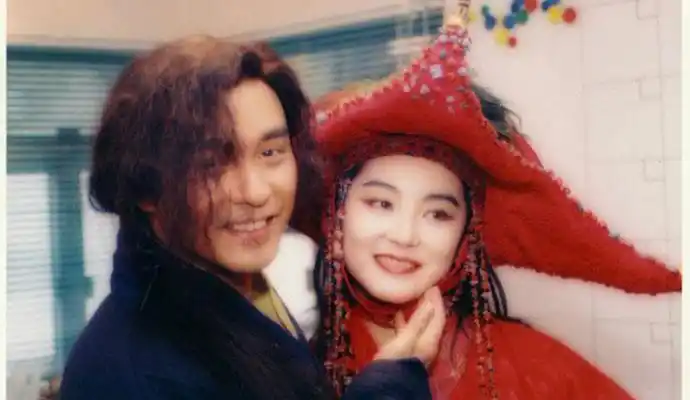 张国荣生前以"哥哥"之名纵横歌坛,风头之劲一时无两.