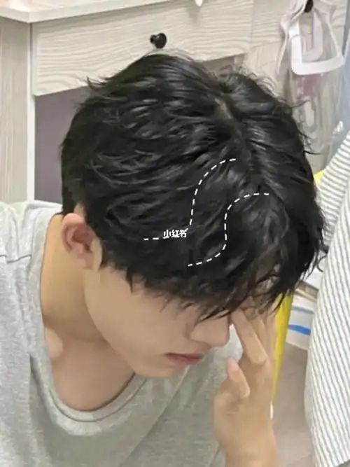 适合大部分男的脸型烫发 减龄发型 纹理烫 法式慵懒卷发