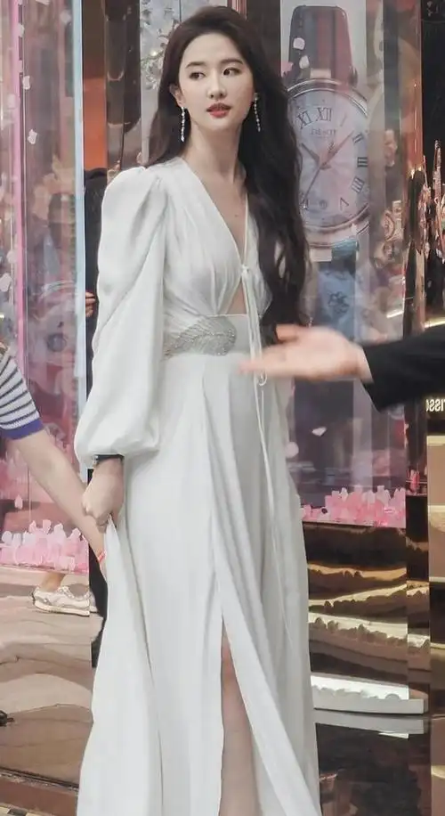 刘亦菲是什么脸型,刘亦菲真人脸型是瓜子脸(终于看到刘