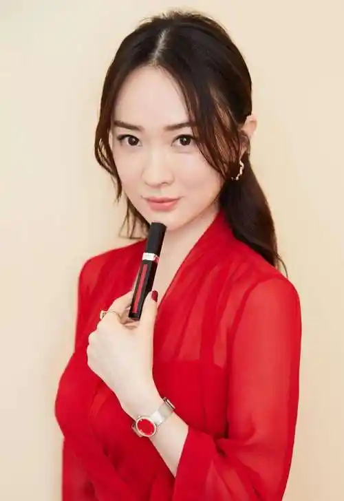 霍思燕三亚泳装秀:白皙肌肤诠释"人间极品",胖而不腻照样美翻_身材