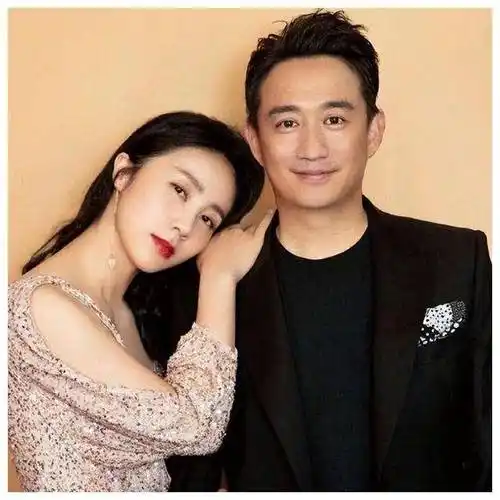 17岁孙莉被黄磊追求,旧照揭幸福生活,感慨万千._绯闻_情侣_感情