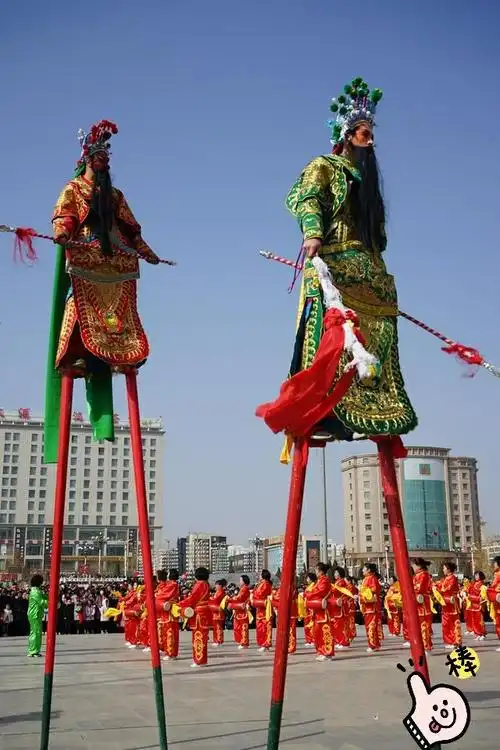 天上人间闹社火