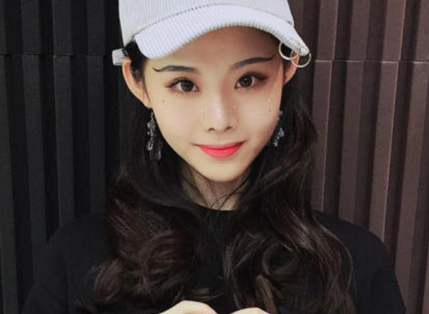 5个"创造101王婷"中有一个"张嘉倪",1秒找到的,绝对是101粉